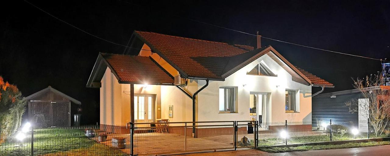 Holiday Home Melani Sinac ภายนอก รูปภาพ